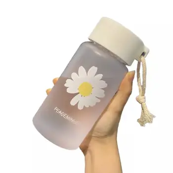 1DB 500ml Kicsi Daisy Átlátszó Műanyag vizes Palackok BPA Mentes Kreatív Matt Üveg Vizet Hordozható Kötél Utazási Csésze Tea