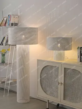 Egyszerű Stílus Krém Egyszerű Fém Értékesítési Iroda Üreges Állólámpa Hotel Nappaliban Asztali Lámpa