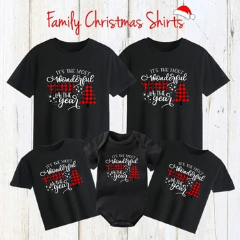 Ez A Legcsodálatosabb időszak Az Év Családi Megfelelő Karácsonyi Ruhát Apa Anya Gyerekek T-shirt Baba Játszó Karácsonyi Ruhák